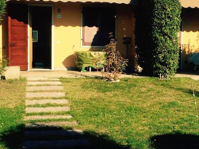 Charming apartment in Pacengo, garden view, 60 sqm