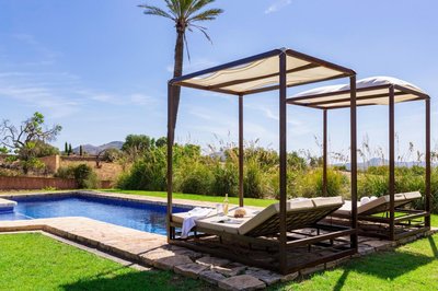 Spacious villa in Sant Llorenç, 230 m², private pool, sea view