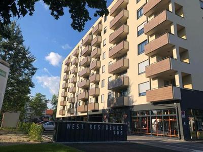 West Residence Luxury Apartment- parking in garage