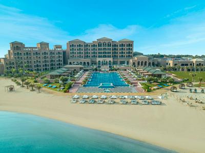 Royal Saray Resort main