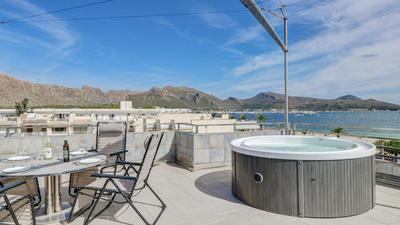 Modern Apartment with Sea View in Puerto de Pollenca 120 m²