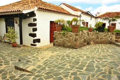 Charming house with shared pool in San Cristobal de La Laguna
