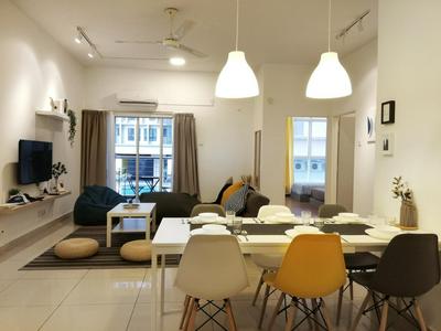 Subang City Residence, 8-9 pax with Balcony, Walking Distance to Summit, 5min to Sunway