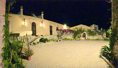 Charming Villa in Pozzallo with Private Pool