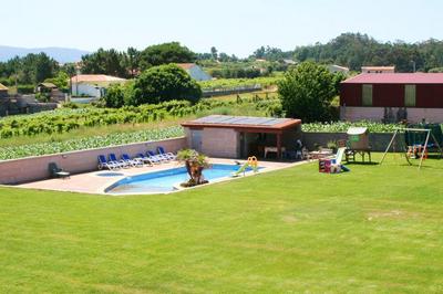 4 bedrooms house with shared pool jacuzzi and enclosed garden at Sanjenjo