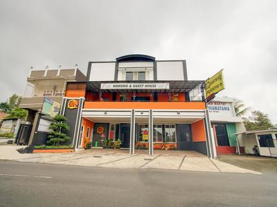 Capital O 90151 Guest House 180