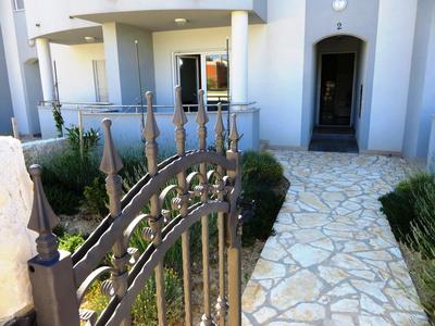 Modern Apartment in Vrsi, 45 m², spacious terrace
