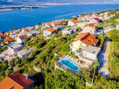 Charming apartment with private pool in Mastrinka - 98 sqm