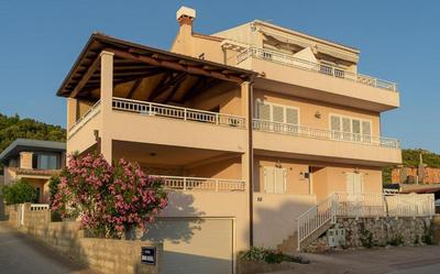 Apartment Una