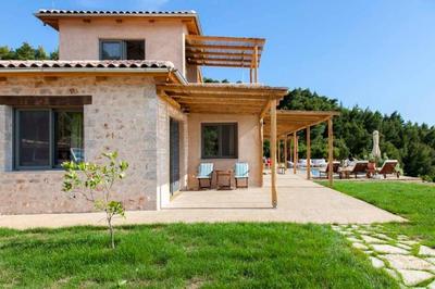Villa Mirtes with breathtaking sea view,close to Porto Katsiki and Egremni
