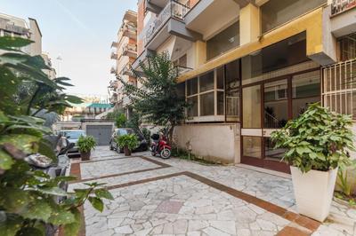 GuestHost - San Pietro Cozy Apartment with Terrace!