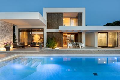 Villa Adoral