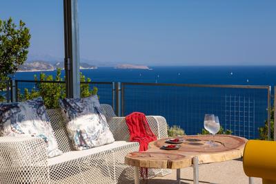 Villa Sirina of BLUE CAVES complex with amazing view gurantees calm and mind relaxation