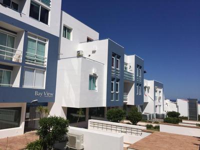 Deluxe apartment in Albufeira old town, 200m walk to beach, pool parking