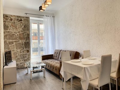 2-Bedroom Apartment Nice Port with Parking