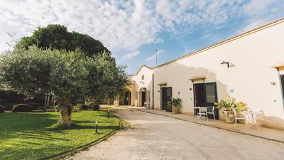 CASALE DOME' 14&2, Emma Villas
