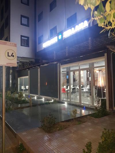 ZELLAKA hôtel & café