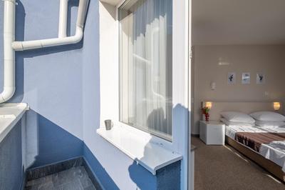 Blue Label Apart House