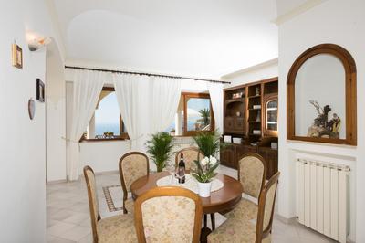 Villa Savina - Elegant Family Villa Overlooks Amalfi Coast -
