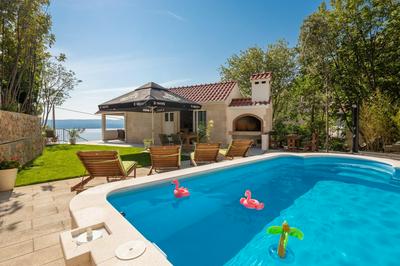 Villa LeoMa with heated pool