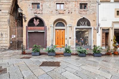 GuestHost - Porta Rossa Apartments near Ponte Vecchio
