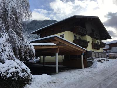 Mountainview Appartement mit Balkon und Carport