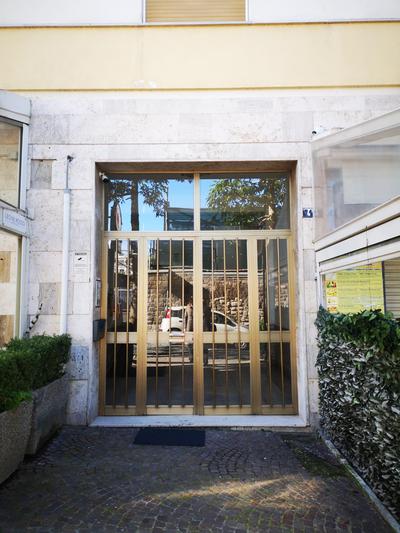 LUXURY NAPOLITANO
