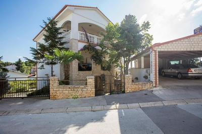Apartments Jaksa