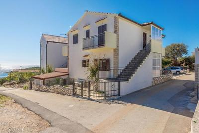 Apartments Pleadin
