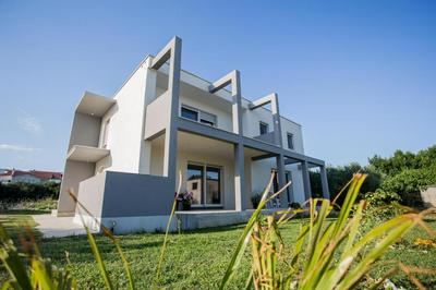 Enelani Apartments