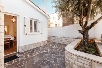 Cosy apartment close to the beach and city centre Poreč