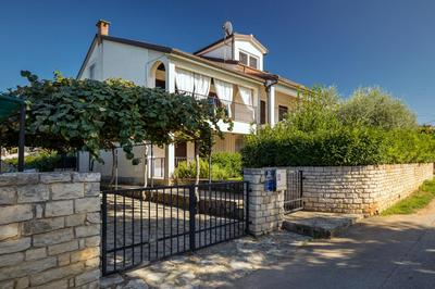 Charming Funtana apartments + Free Bikes
