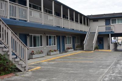 Lighthouse Cove Inn