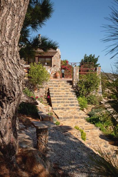 Votana Villa & Apartments