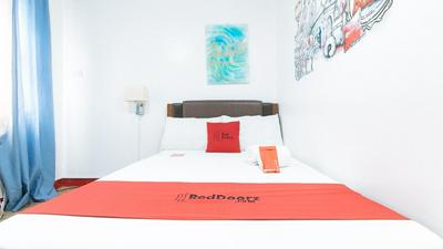 RedDoorz near Quirino Station Manila