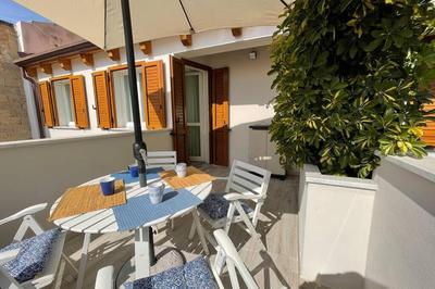 FREE PRIVATE PARKING, New Apartment