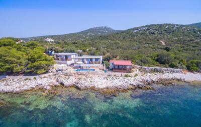 Seascape bungalow with terrace with seaview