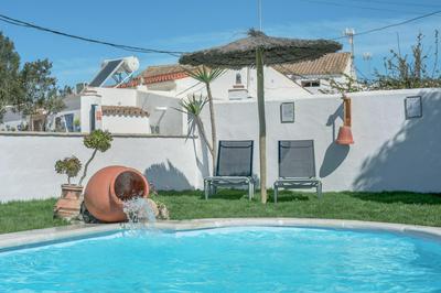 Casa ZAHOMAR con piscina exterior