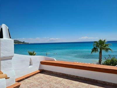 Apartamentos Gamba 5 pax con terraza frente al mar
