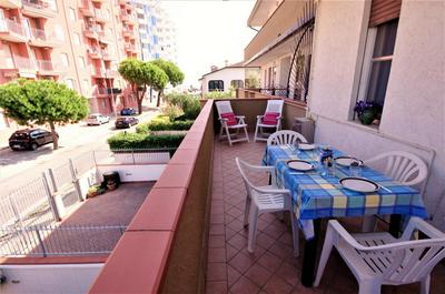 LUISA trilocale con TERRAZZA VIVIBILE vicino al mare