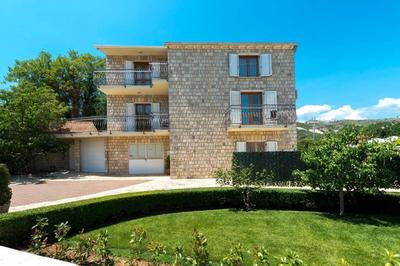 Vila Vergatum-privacy,gym,billiards,table tennis
