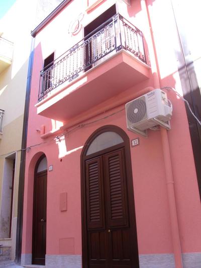 Charming House in Castellammare del Golfo with Balcony
