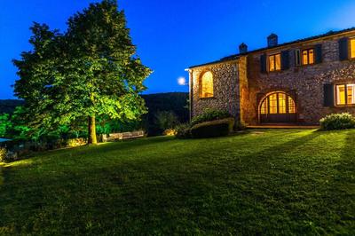 MONTICCHIA 10, Emma Villas