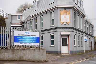 Contractor Base - Kitchen - Parking Included