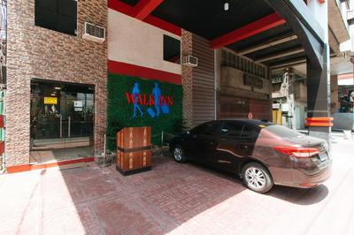 RedDoorz @ Walk Inn Hotel