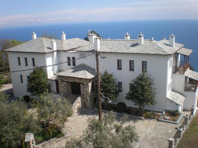 Om Living Pelion