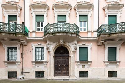iFlat Sunny and Colorful Esquilino Apartment