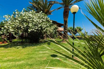 Effie Beach Front Apartment with Pool