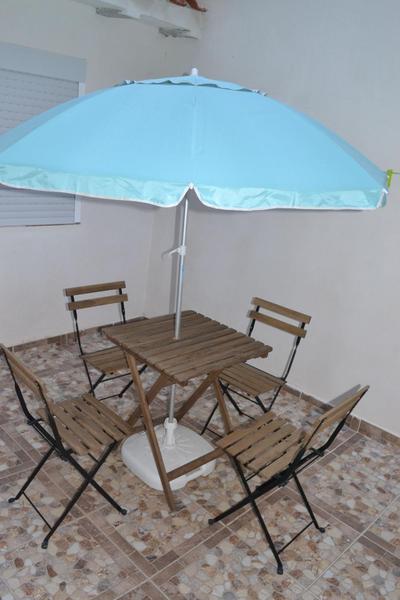 Stunning 2 Bedroom Apartment Fully Refurbished With Air-conditioning
