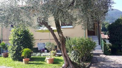 Apartment with garden and private parking